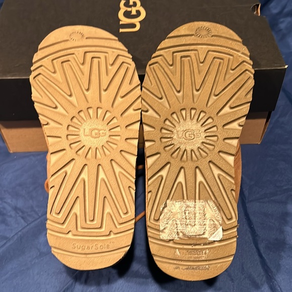 UGG- NEUMEL, CHE, women QS - Picture 4 of 10